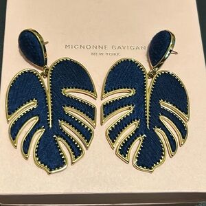 NWOT Mignonne Gavigan navy blue drop palm earrings